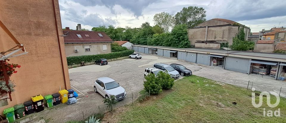 Ufficio 5 locali di 105 m² a Porto Viro (45014)