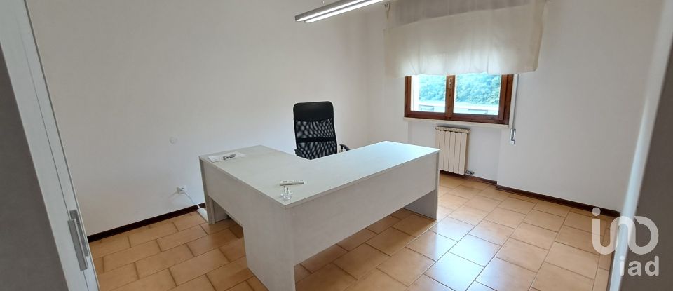 Ufficio 5 locali di 105 m² a Porto Viro (45014)