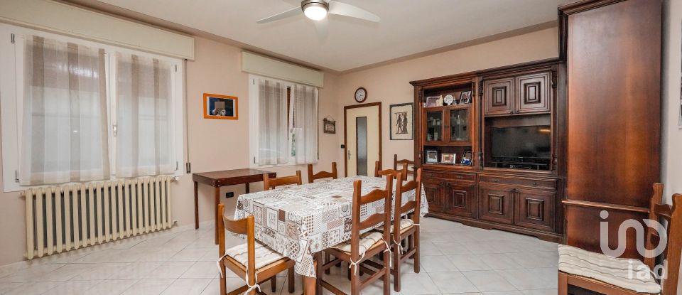 Casa 5 locali di 199 m² in Bondeno (44041)