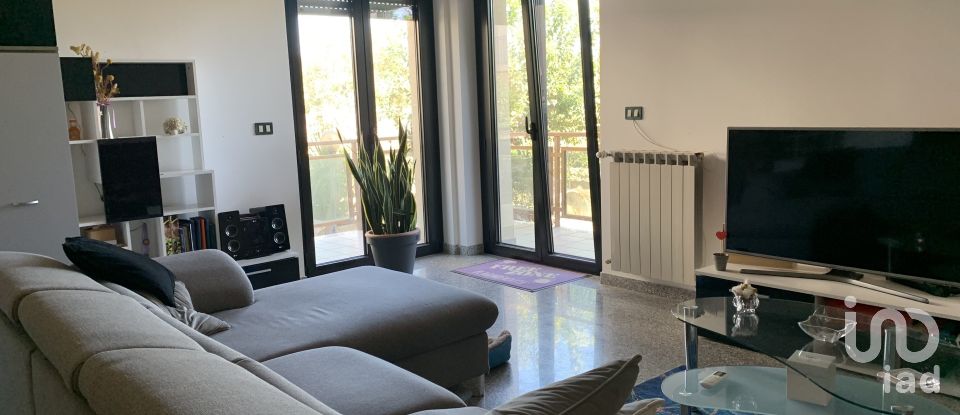 Casa 11 locali di 250 m² in Città Sant'Angelo (65013)