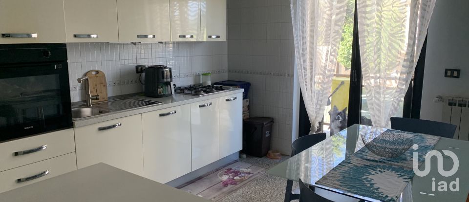 Casa 11 locali di 250 m² in Città Sant'Angelo (65013)