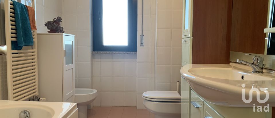 Casa 11 locali di 250 m² in Città Sant'Angelo (65013)