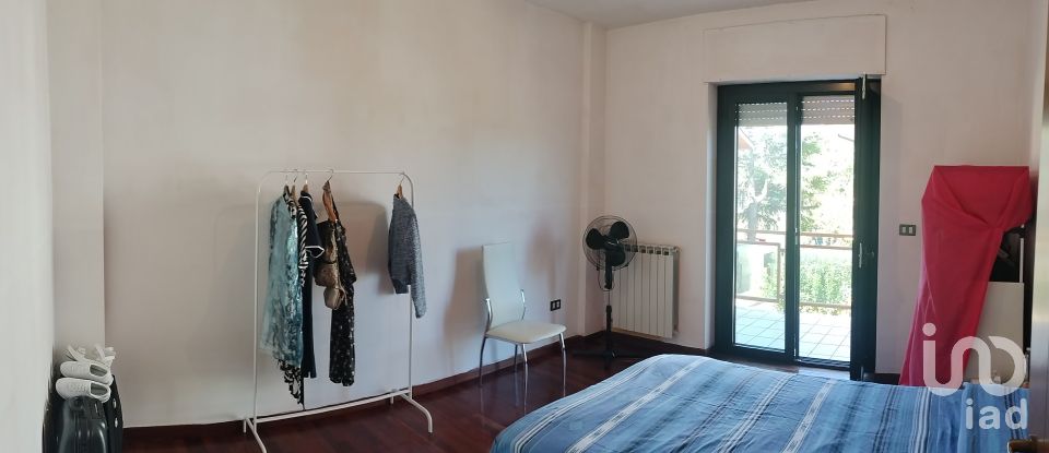 Casa 11 locali di 250 m² in Città Sant'Angelo (65013)