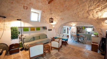 Trullo 6 locali di 100 m² in Cisternino (72014)