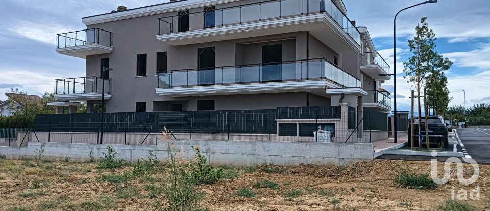 Villa Bifamiliare 10 locali di 160 m² in Città Sant'Angelo (65013)