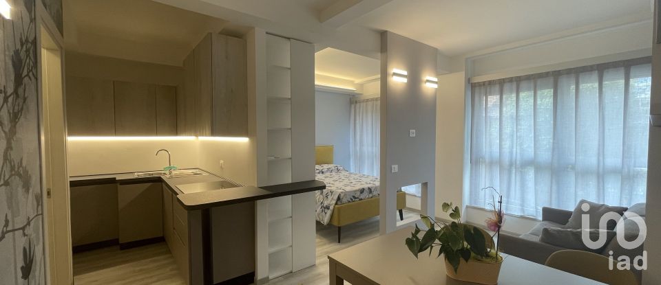 Hotel 1 room of 40 m² in Civitanova Marche (62012)