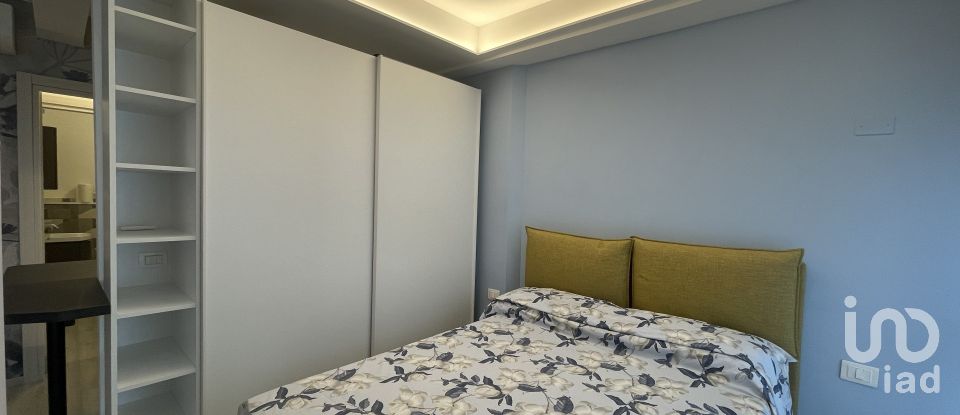 Hotel 1 room of 40 m² in Civitanova Marche (62012)