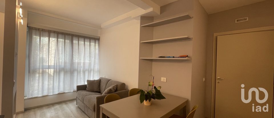 Hotel 1 room of 40 m² in Civitanova Marche (62012)