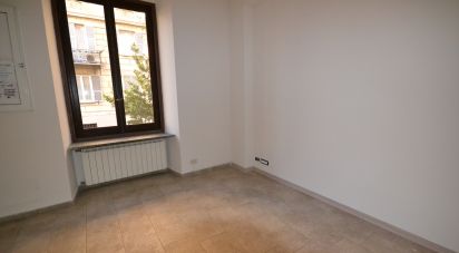 Workshop of 95 m² in Genova (16129)