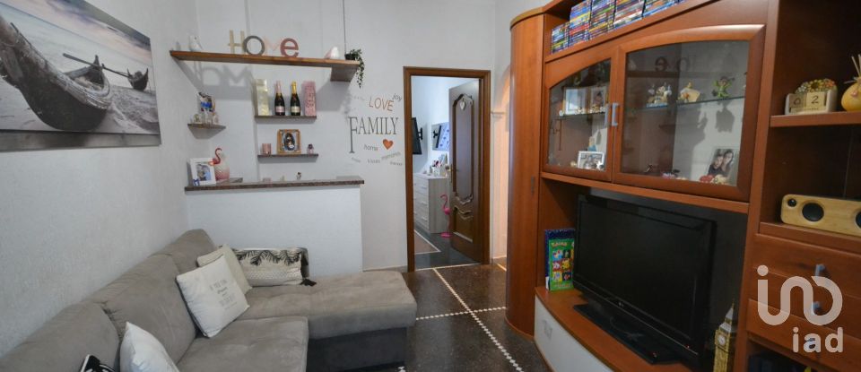 Four-room apartment of 75 m² in Genova (16159)