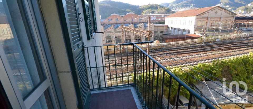 Four-room apartment of 75 m² in Genova (16159)