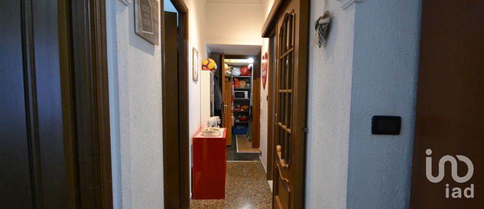 Four-room apartment of 75 m² in Genova (16159)