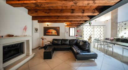 Loft 4 rooms of 178 m² in Ferrara (44124)