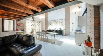 Loft 4 rooms of 178 m² in Ferrara (44124)