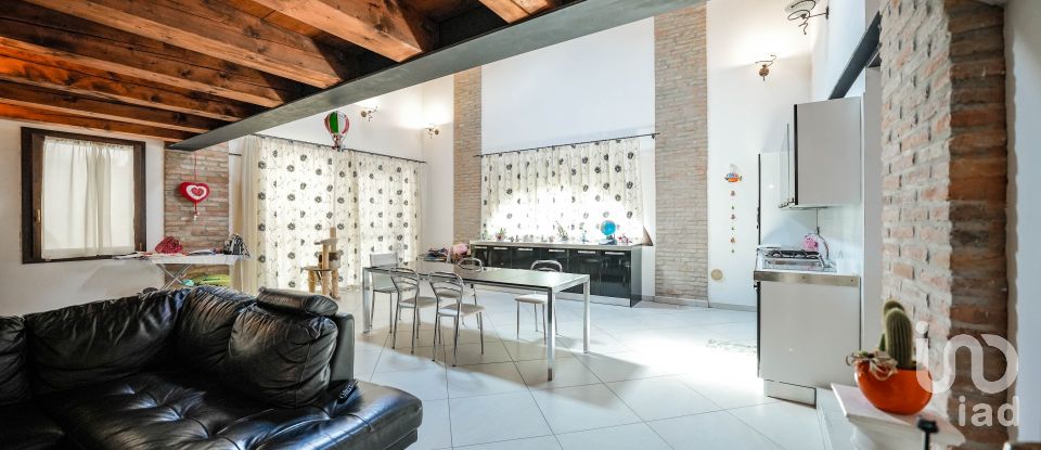 Loft 4 rooms of 178 m² in Ferrara (44124)