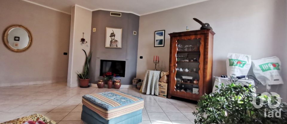 Villa Bifamiliare 8 locali di 240 m² in Remedello (25010)