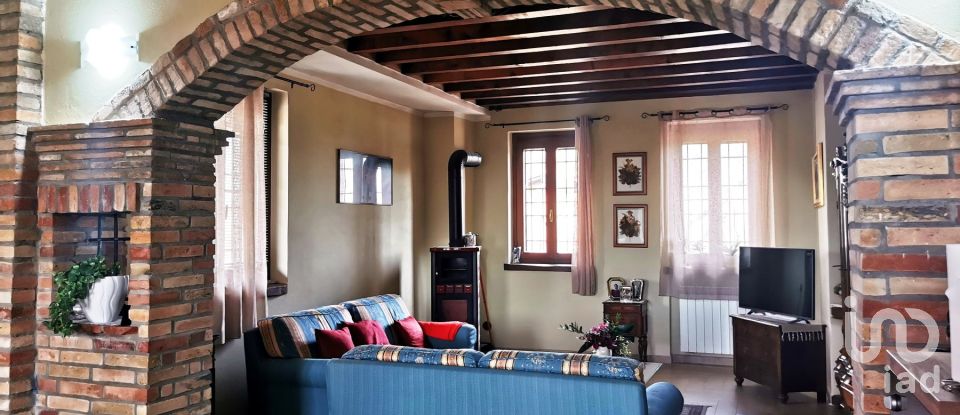 Villa Bifamiliare 8 locali di 240 m² in Remedello (25010)