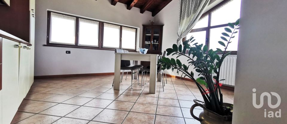 Villa Bifamiliare 8 locali di 240 m² in Remedello (25010)