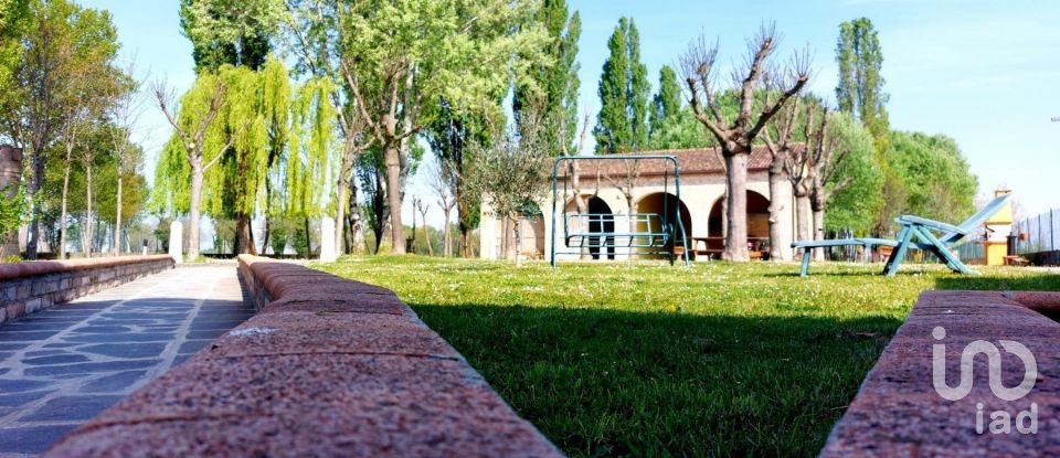 Villa Bifamiliare 8 locali di 240 m² in Remedello (25010)