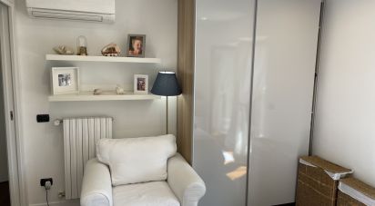 Hotel 2 rooms of 72 m² in Milano (20127)