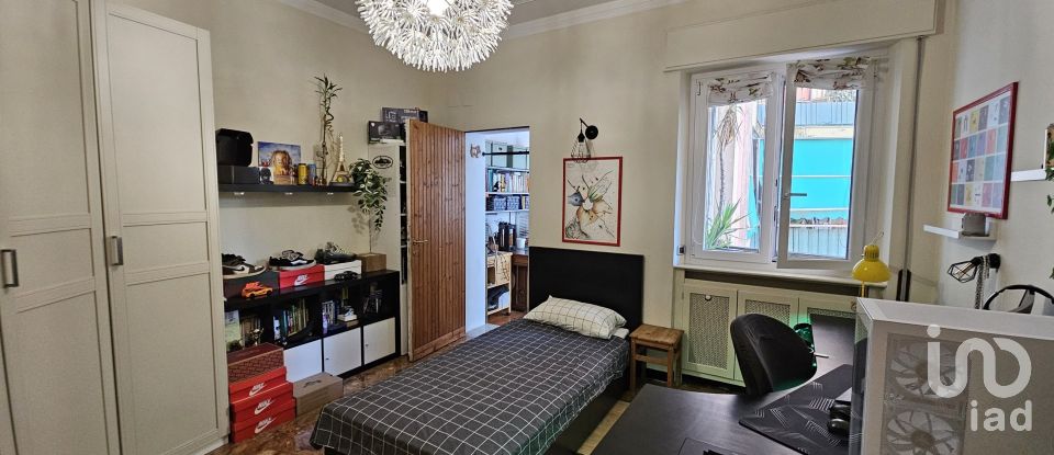 Four-room apartment of 126 m² in Genova (16135)