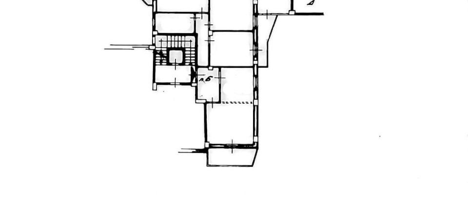 Four-room apartment of 126 m² in Genova (16135)