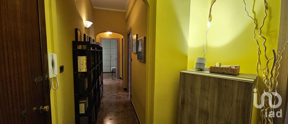 Four-room apartment of 126 m² in Genova (16135)