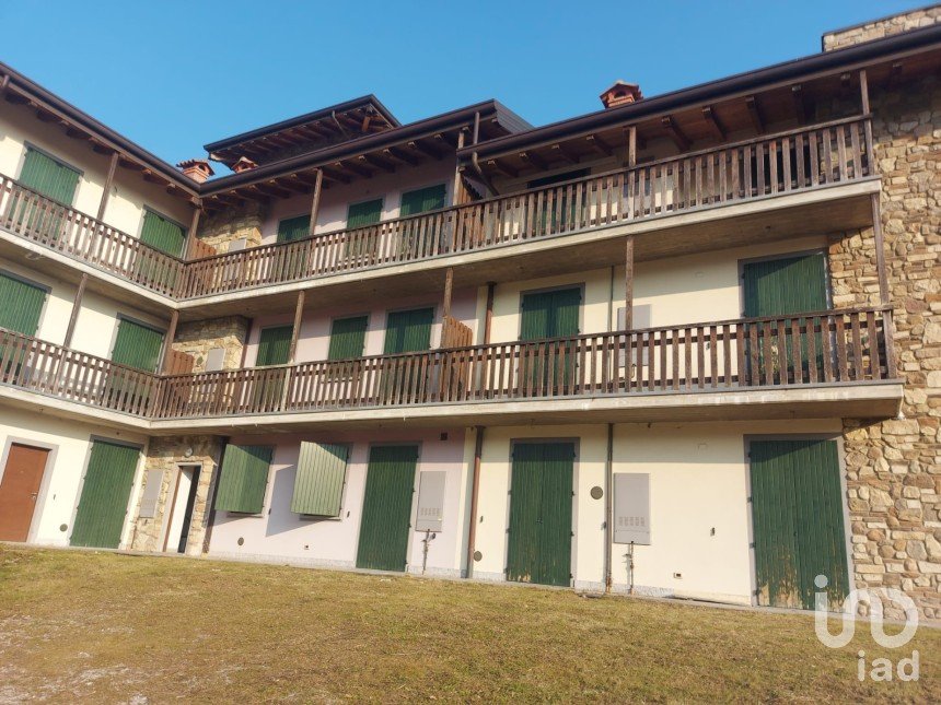 Three-room apartment of 85 m² in Palazzago (24030)