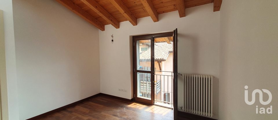 Three-room apartment of 108 m² in Palazzago (24030)