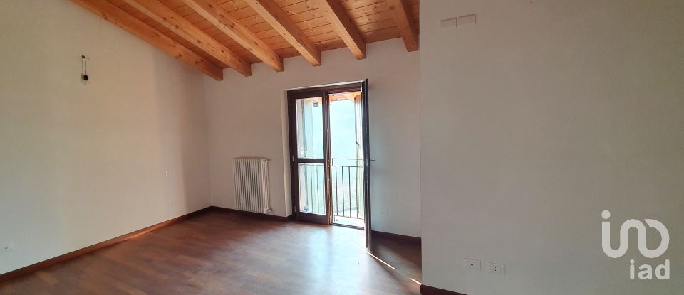 Three-room apartment of 85 m² in Palazzago (24030)