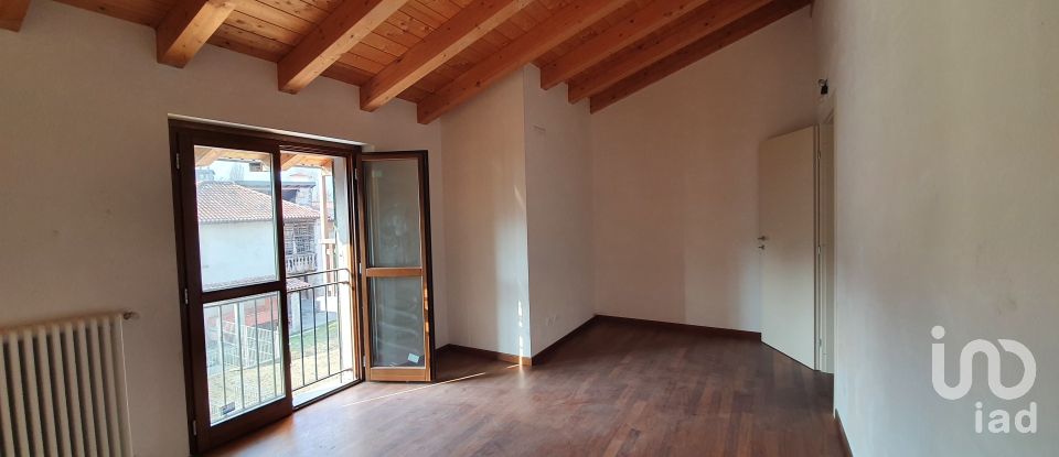 Three-room apartment of 85 m² in Palazzago (24030)