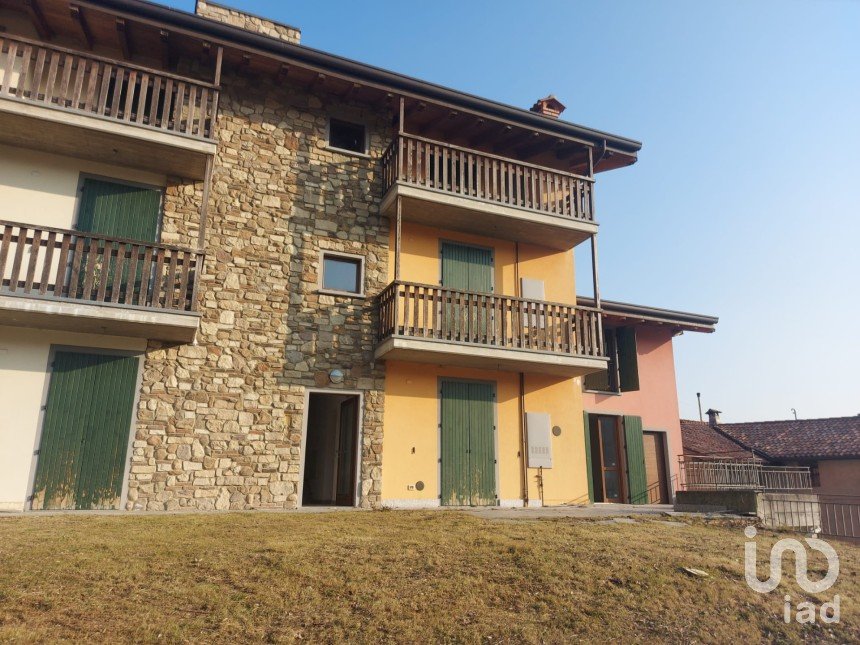 Three-room apartment of 96 m² in Palazzago (24030)