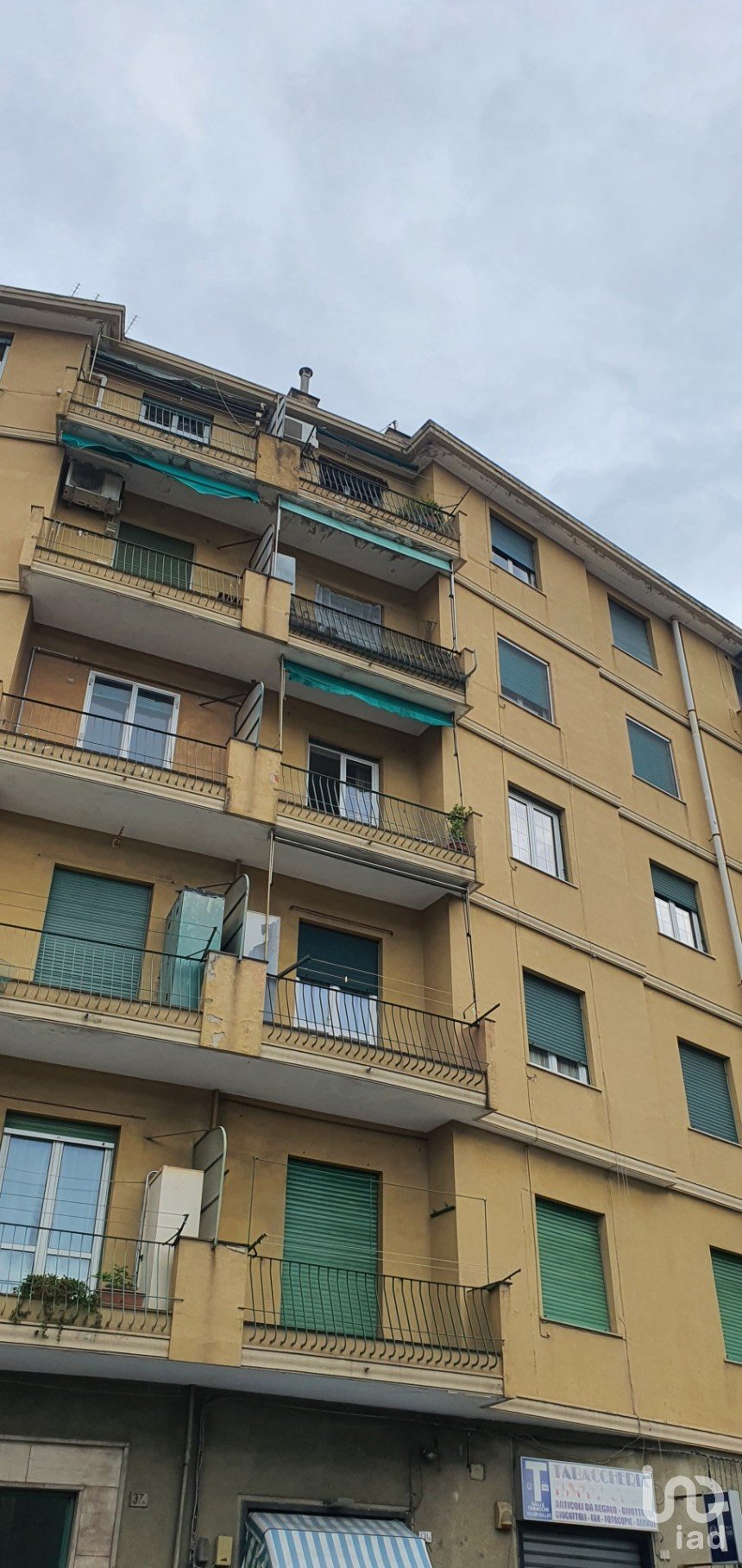 Appartamento 7 locali di 90 m² a Genova (16134)