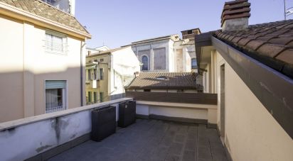 Attico / Mansarda / Loft 3 locali di 70 m² a Verona (37121)