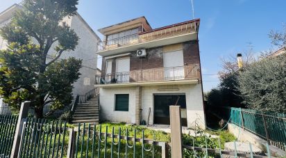 House 9 rooms of 300 m² in Sant'Elpidio a Mare (63811)