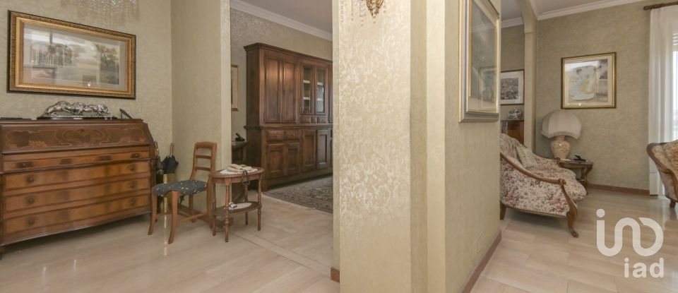 Four-room apartment of 145 m² in Torino (10156)