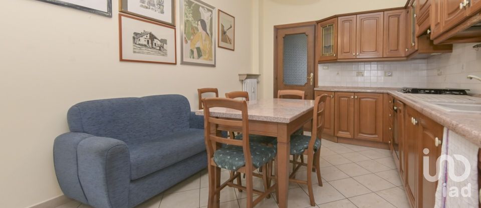 Four-room apartment of 145 m² in Torino (10156)