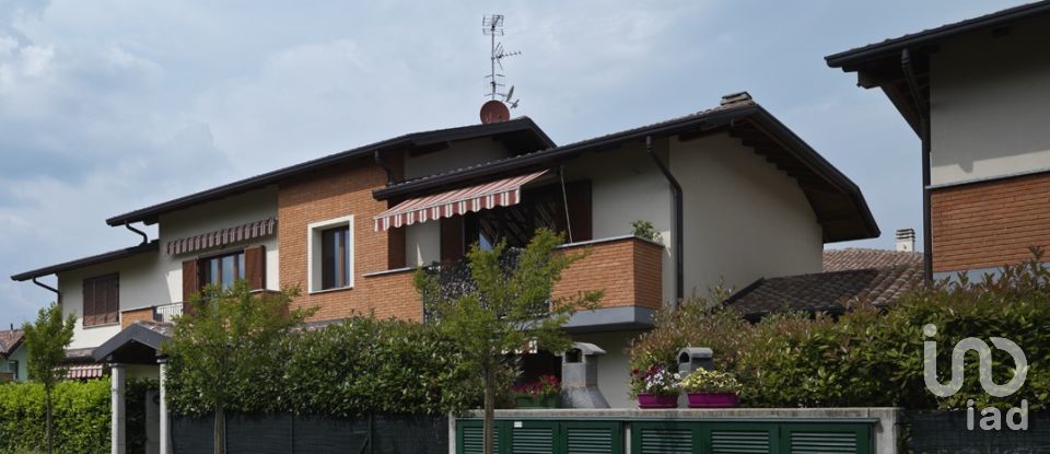 Appartamento 0 locali di 76 m² a Montano Lucino (22070)