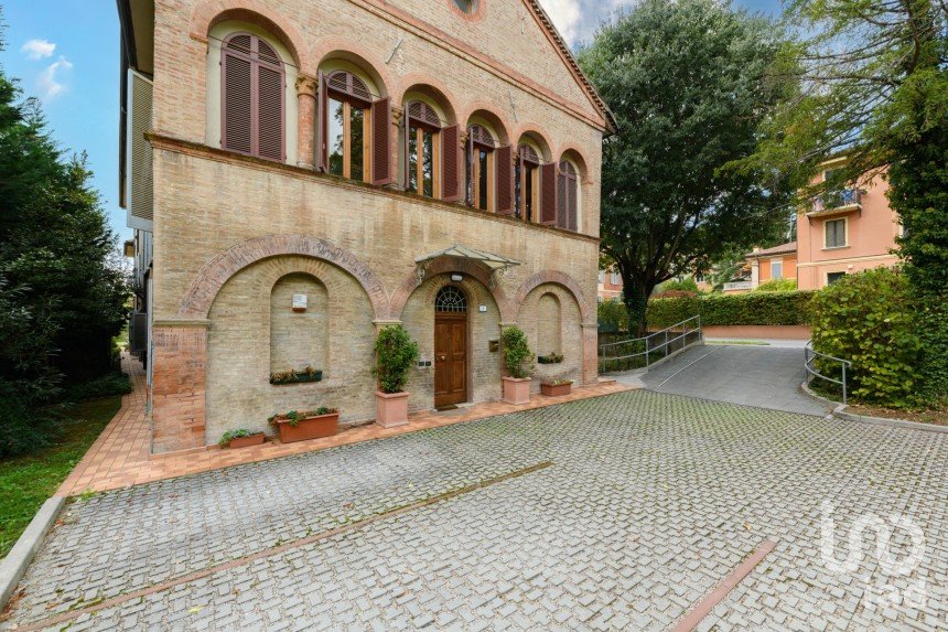 Appartamento 6 locali di 115 m² a Bologna (40135)