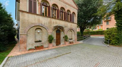 Appartamento 6 locali di 115 m² a Bologna (40135)