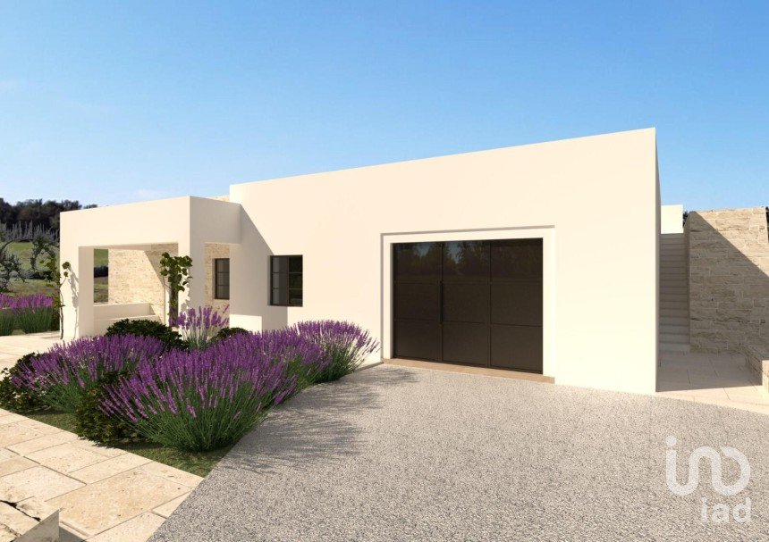 Land of 9,000 m² in Martina Franca (74015)