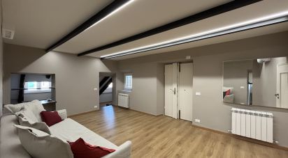 Attico / Mansarda / Loft 5 locali di 95 m² a Genova (16122)