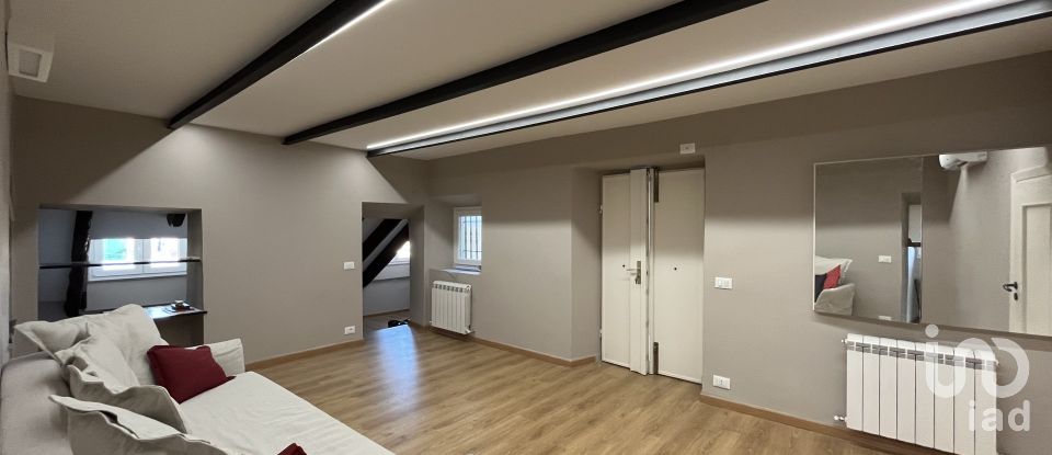 Attico / Mansarda / Loft 5 locali di 95 m² a Genova (16122)