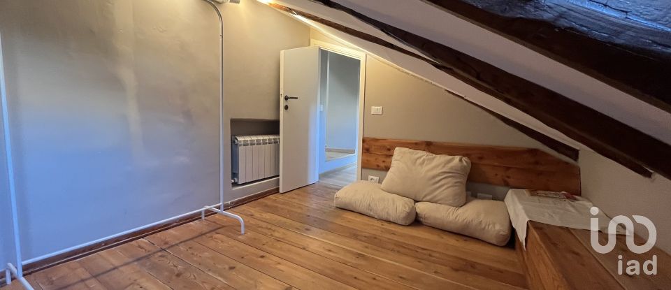 Loft 5 rooms of 95 m² in Genova (16122)