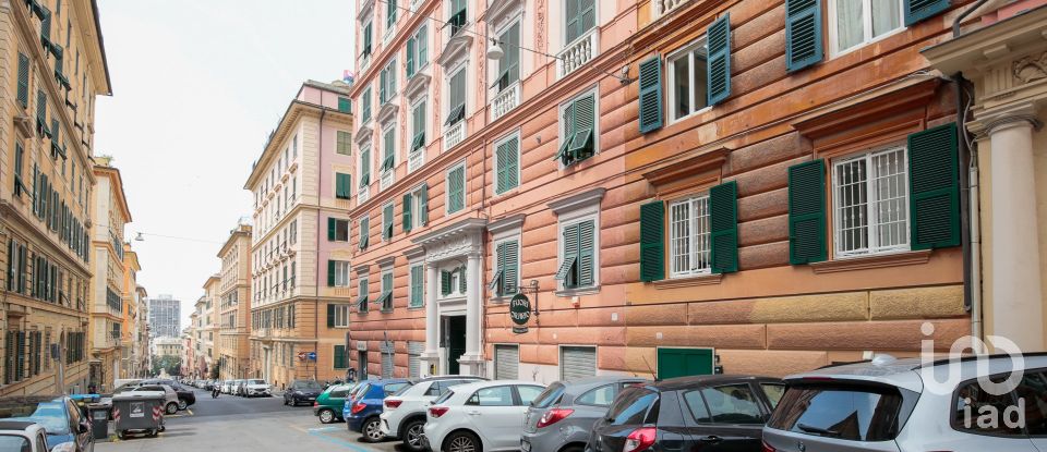 Attico / Mansarda / Loft 5 locali di 95 m² a Genova (16122)