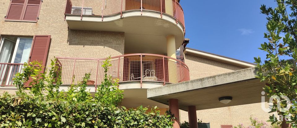 Appartamento 5 locali di 77 m² a Monteprandone (63076)