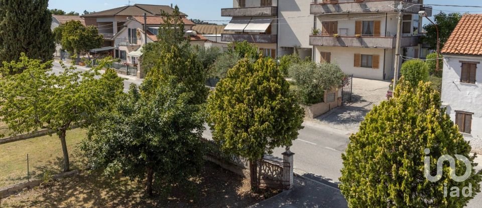 Appartamento 7 locali di 181 m² a Filottrano (60024)