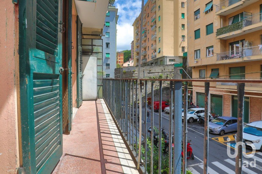 Appartamento 5 locali di 70 m² a Genova (16144)