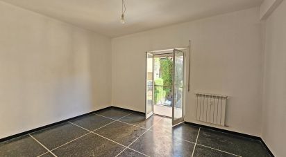 Four-room apartment of 98 m² in Genova (16149)