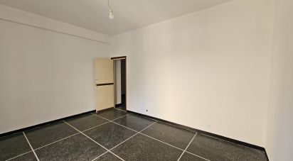 Four-room apartment of 98 m² in Genova (16149)